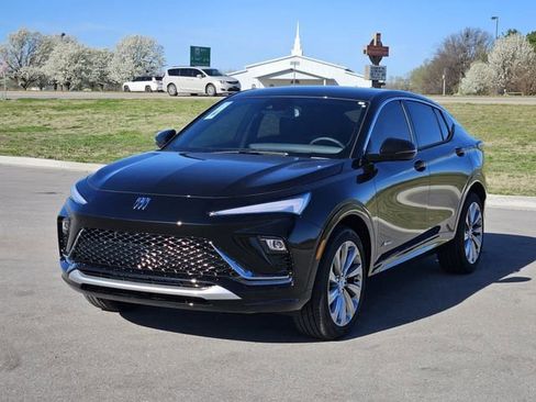 New 2026 Buick Envista Avenir FWD image 2