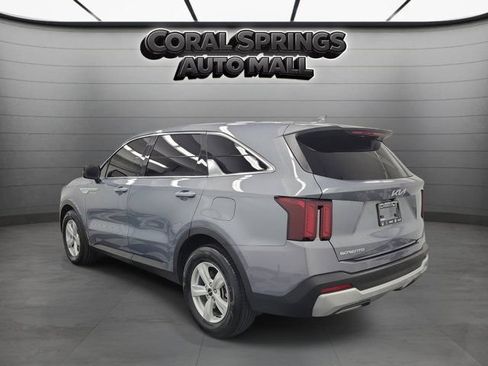 Certified 2024 Kia Sorento LX FWD image 4