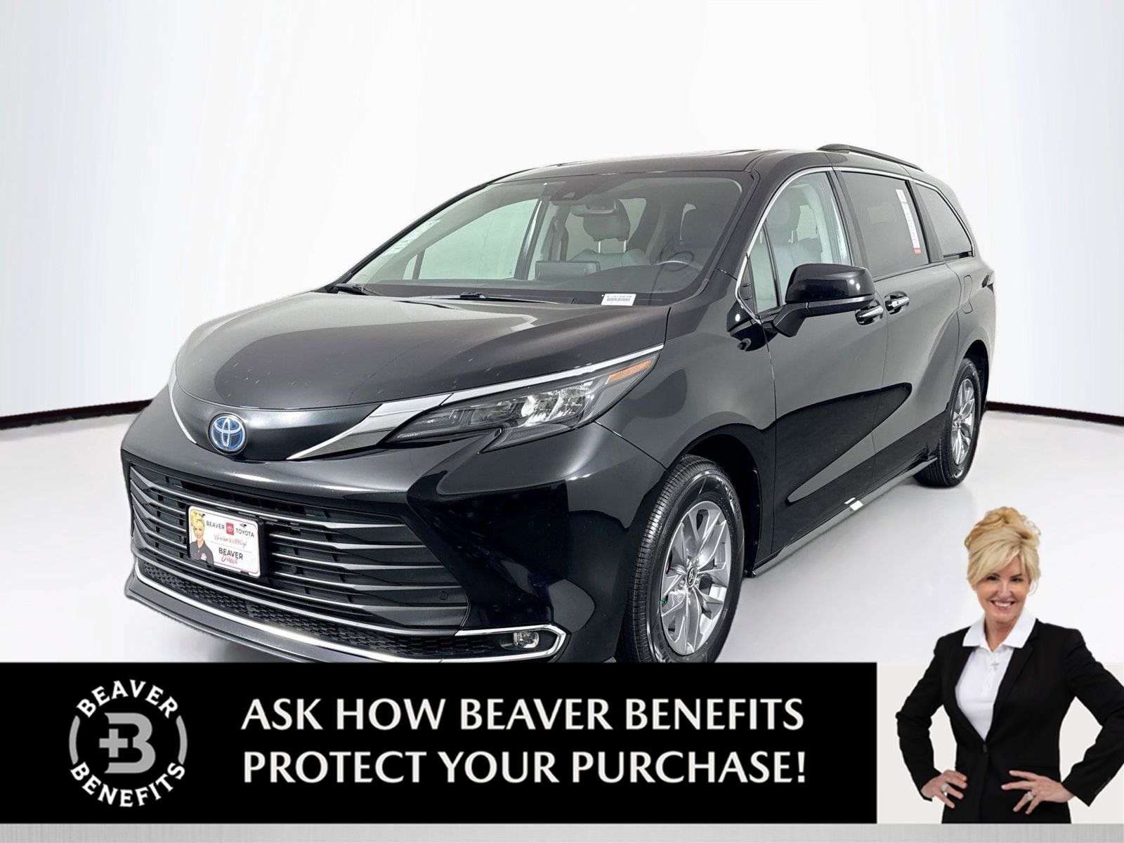Certified 2024 Toyota Sienna XLE FWD image 1