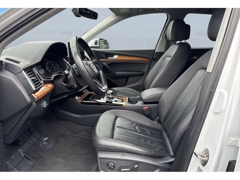 Used 2023 Audi Q5 2.0T Premium image 12