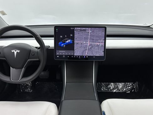 Used 2020 Tesla Model 3 Standard Range Plus image 25