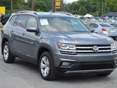 Used 2018 Volkswagen Atlas SE FWD image 2