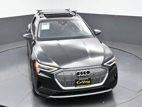 Used 2019 Audi e-tron Prestige w/ Prestige Package image 47