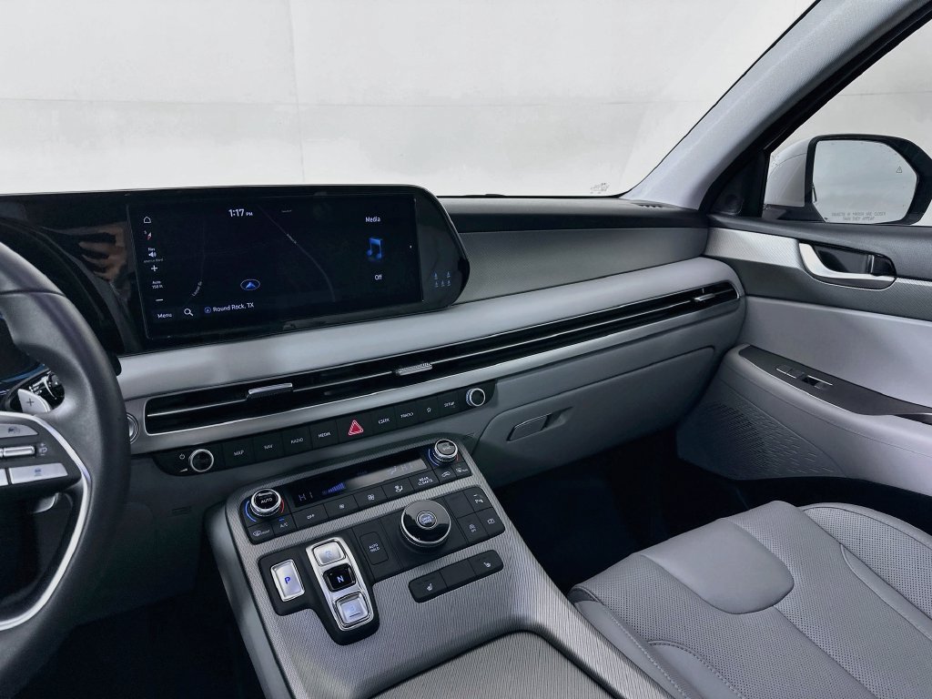 Used 2025 Hyundai Palisade SEL FWD image 23