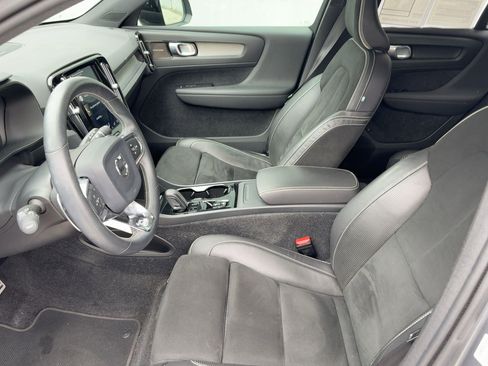 Used 2019 Volvo XC40 T5 R-Design image 5