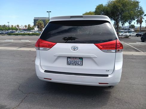 Used 2012 Toyota Sienna LE FWD image 7