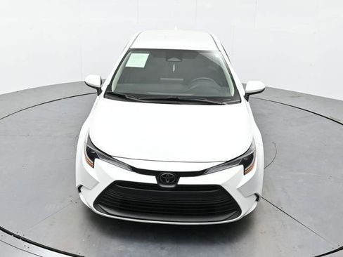Used 2024 Toyota Corolla LE image 2