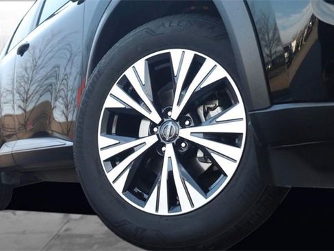 Certified 2023 Nissan Rogue SV image 3