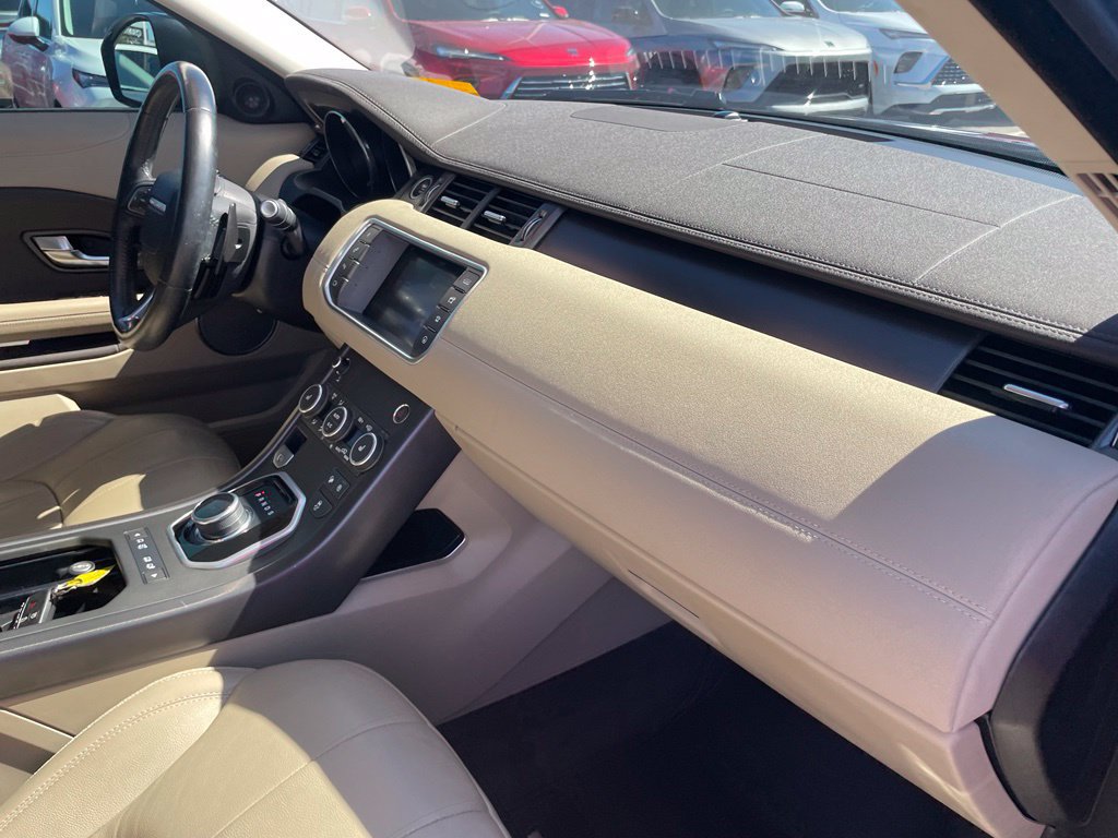 Used 2018 Land Rover Range Rover Evoque SE AWD/4WD image 32