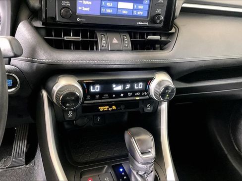 Used 2020 Toyota RAV4 XLE Premium FWD image 24