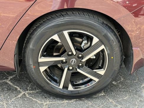 Used 2025 Nissan Sentra SV FWD image 30