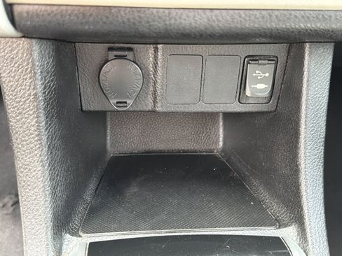 Used 2017 Toyota Corolla LE FWD image 8