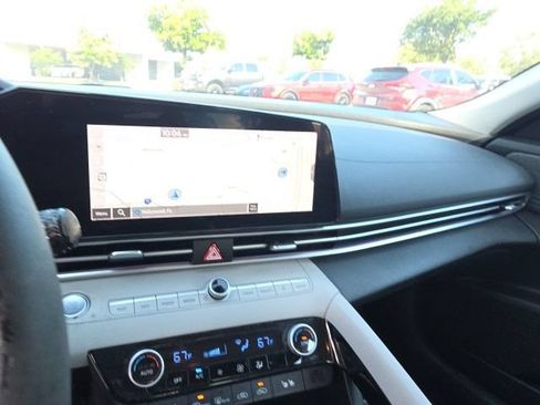 Used 2023 Hyundai Elantra Limited FWD image 8