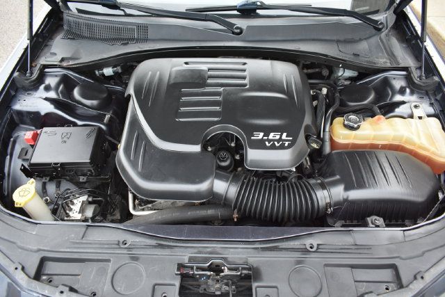 Used 2017 Chrysler 300 S RWD image 49
