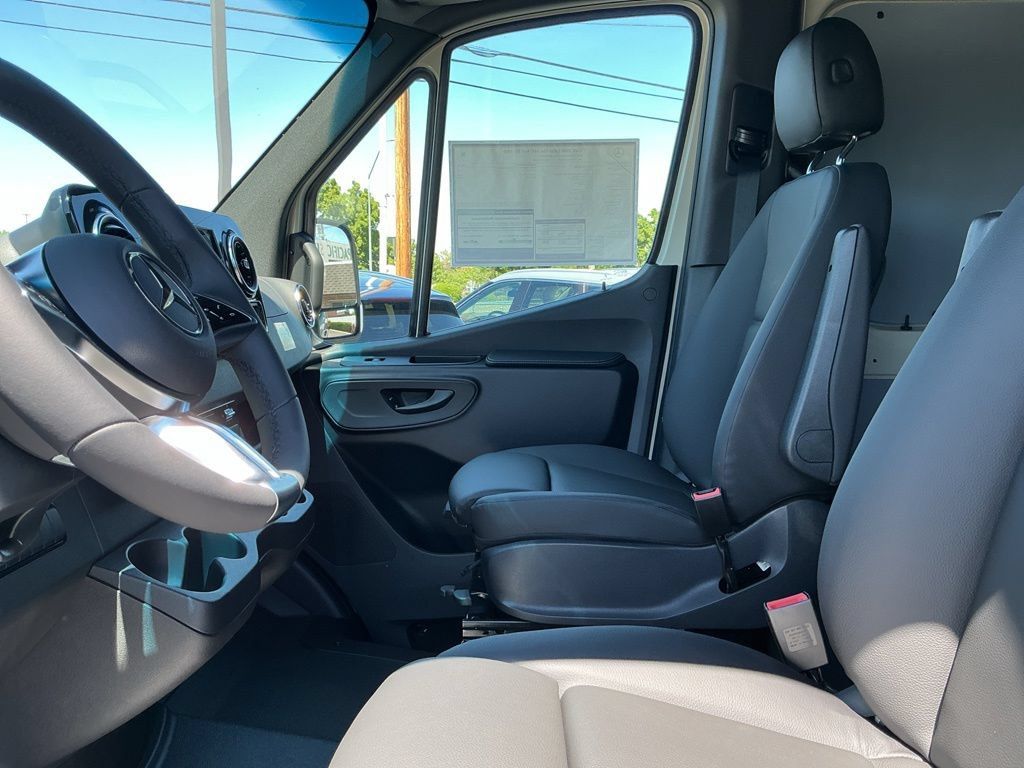 New 2026 Mercedes-Benz Sprinter 2500 image 11