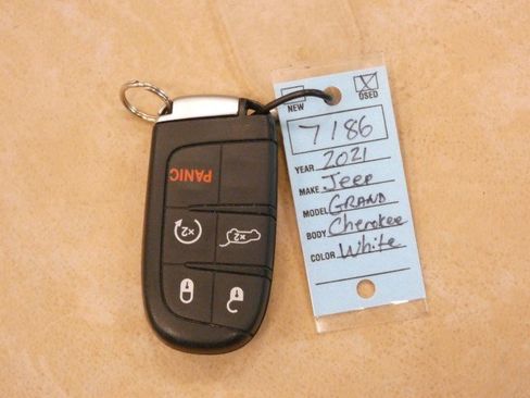 Used 2021 Jeep Grand Cherokee Limited AWD/4WD image 45