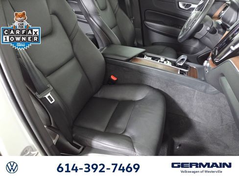 Used 2023 Volvo XC60 B5 Plus AWD/4WD image 25