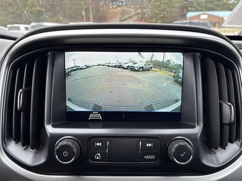 Used 2022 Chevrolet Colorado LT w/ Fleet Safety Package image 18