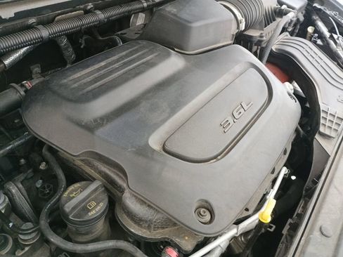 Used 2023 Chrysler Pacifica Limited image 9