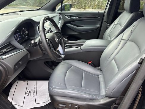 Used 2023 Buick Enclave Essence FWD image 9
