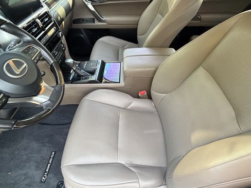 Certified 2023 Lexus GX 460 Premium w/ Accessory Package AWD/4WD image 18
