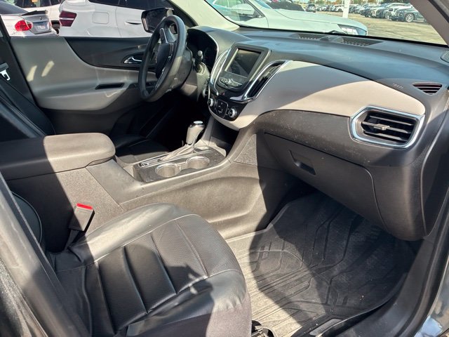 Used 2019 Chevrolet Equinox LS w/ LS Convenience Package FWD image 4