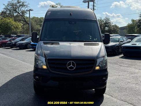 Used 2018 Mercedes-Benz Sprinter 2500 image 12