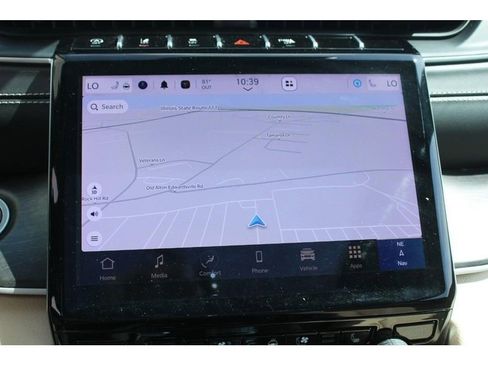 Used 2024 Jeep Grand Cherokee Limited w/ Luxury Tech Group II image 25