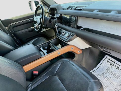 Used 2023 Land Rover Defender 110 SE AWD/4WD image 14