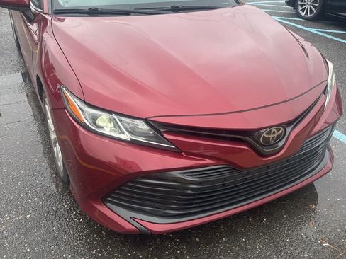 Used 2020 Toyota Camry LE image 1