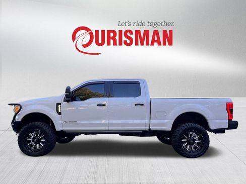 Used 2019 Ford F250 Platinum w/ Platinum Ultimate Package image 3