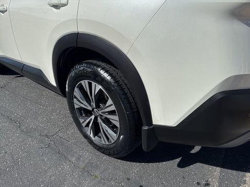 Used 2023 Nissan Rogue SV image 9