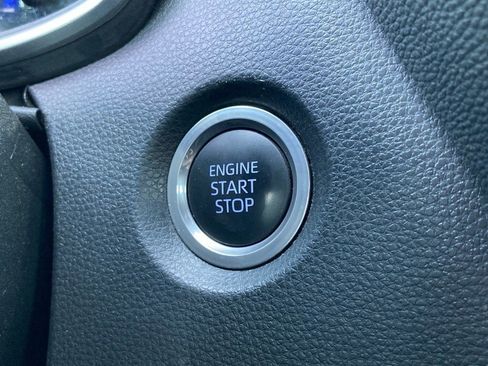 Used 2022 Toyota Corolla XSE image 19