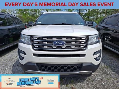 Used 2016 Ford Explorer XLT w/ Equipment Group 202A AWD/4WD image 2