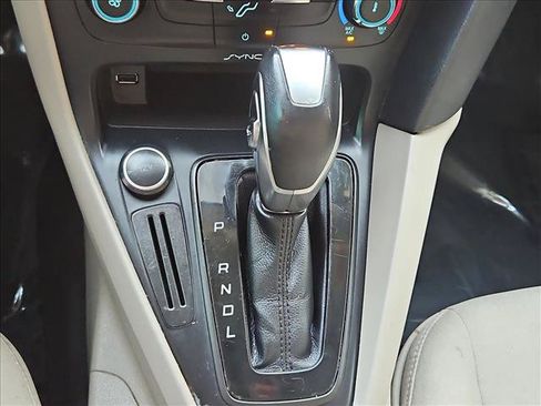 Used 2016 Ford Focus SE FWD image 12