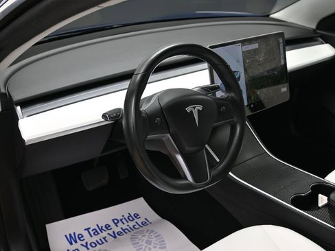 Used 2019 Tesla Model 3 Standard Range Plus image 17