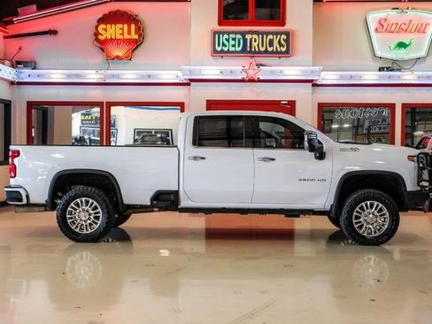 Used 2022 Chevrolet Silverado 3500 High Country w/ Technology Package image 9