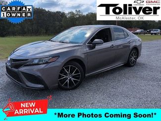 Used 2023 Toyota Camry SE image 1