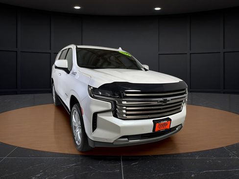 Used 2024 Chevrolet Tahoe High Country AWD/4WD image 3