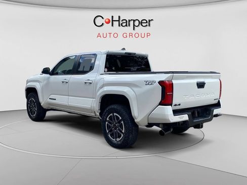 Used 2025 Toyota Tacoma TRD Sport w/ TRD Sport Upgrade Package AWD/4WD image 5