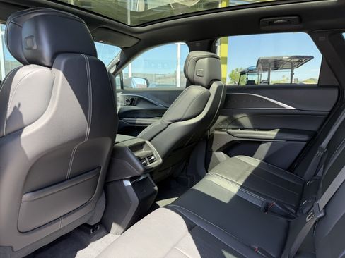 Used 2024 Cadillac Lyriq Sport RWD image 34