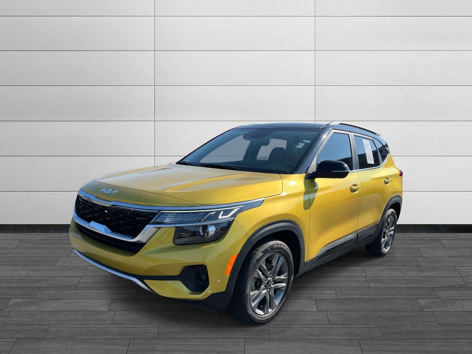Used 2023 Kia Seltos S w/ Navigation Package FWD image 7