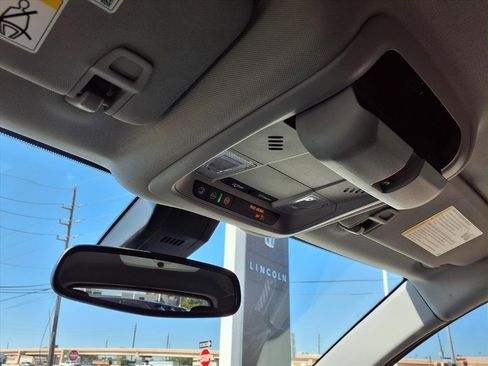 Used 2024 GMC Terrain SLE image 15