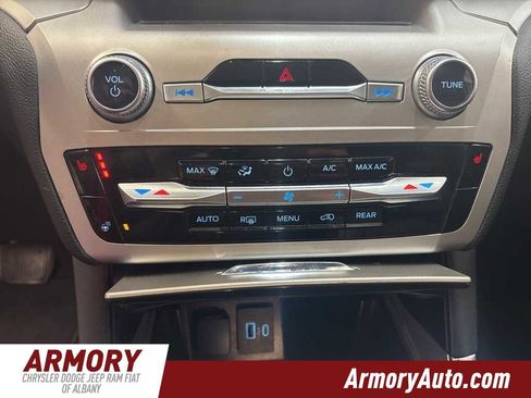 Used 2021 Ford Explorer XLT image 16