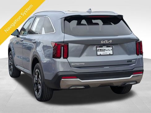 Certified 2025 Kia Sorento S w/ Panoramic Sunroof Package image 3