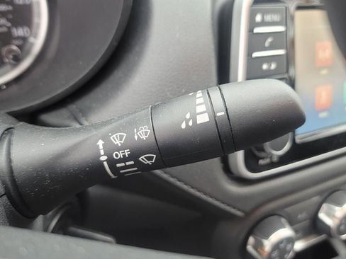 Used 2023 Nissan Versa SV image 15