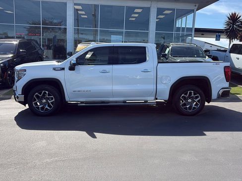 Used 2023 GMC Sierra 1500 SLT w/ SLT Convenience Package image 2