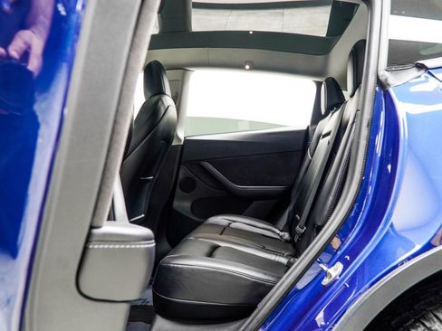 Used 2022 Tesla Model Y Performance image 31