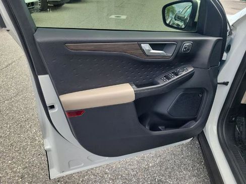 Certified 2020 Ford Escape Titanium w/ Titanium Premium Package 2.0 FWD image 21