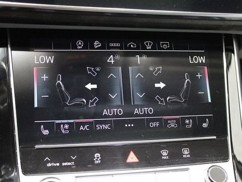 Used 2021 Audi Q7 3.0T Prestige image 32